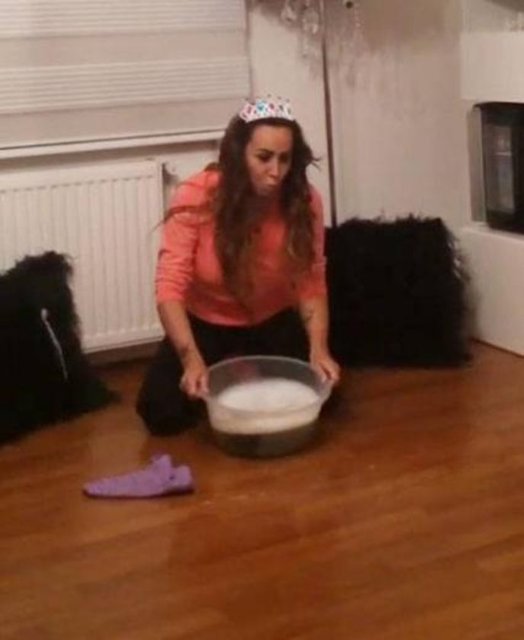 Ünlü oryantal Asena