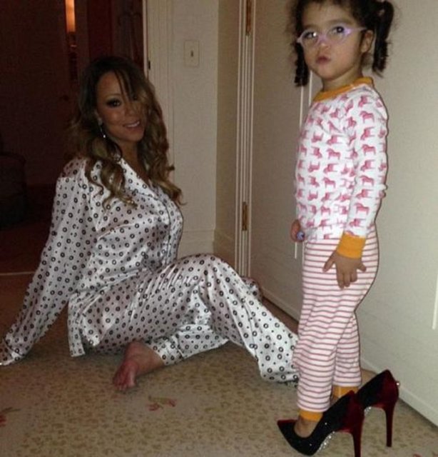 Mariah Carey de sık sık çocuğuyla çektirdiği fotoğrafları paylaşıyor.