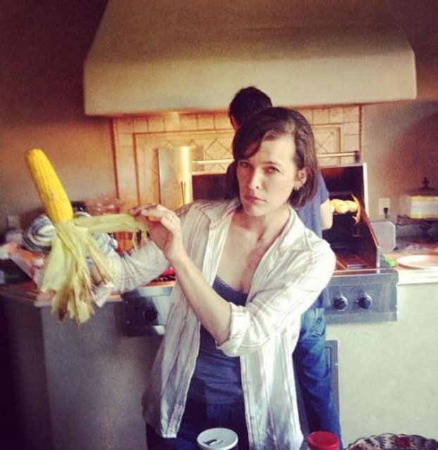 Milla Jovovich'in mutfak serüveni.