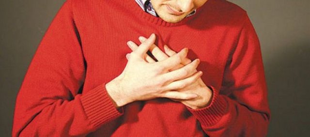 Bir sağlıklı kişinin erkekte 40 ve kadında 50 yaşından sonra düzenli kalp kontrolleri yaptırması gerekir. Bu kontroller düşük riskli kişilerde her iki yılda bir, yüksek riskli kişilerde ise her yıl yapılmalıdır.