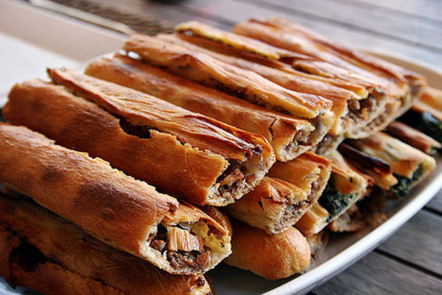 Meşhur Samsun pidesini Kurupelit dolaylarında yiyin ve yanında da mutlaka turşu kavurma sipariş edin. Kaymaklı Bafra lokumunu tatmadan oradan ayrılmayın.