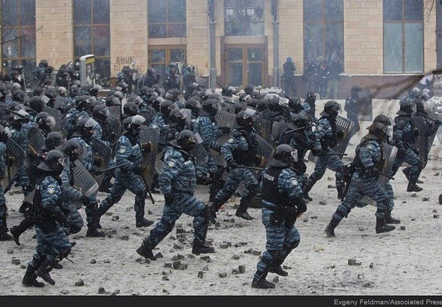 İşte günlerdir süren gösterilerden ve sert müdahalelerden çarpıcı kareler...