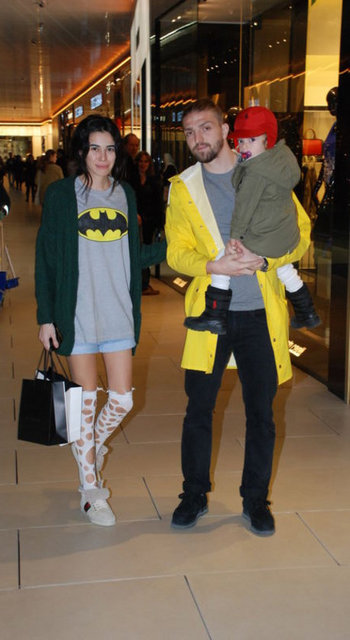 Bu arada eşi ve popçu Berkay'la ilgili iddialara inanmadığını söyleyen Caner Erkin, "Konuşulacak bir şey değil. Ben eşime güveniyorum. İşimde gücümdeyim" demişti.