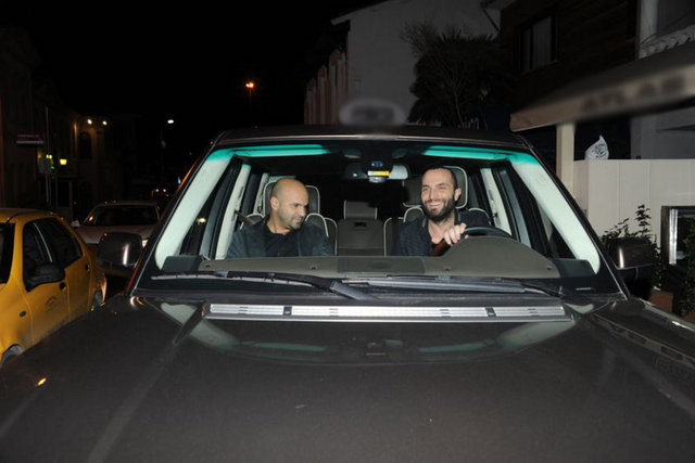 Genç popçu ise "Karşılaşırsak sorun olmazdı. Afiyet olsun Caner'e, sevdiğim biridir. Selam bile verirdim. Allah herkesin çarşısını pazar etsin" dedi.