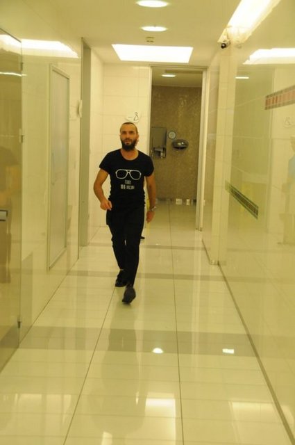 İddiaya göre Fenerbahçe'nin yıldız futbolcusu Caner Erkin'in eşi Asena Erkin, popçu Berkay'la Akmerkez'in bebek odasında gizlice buluştu.