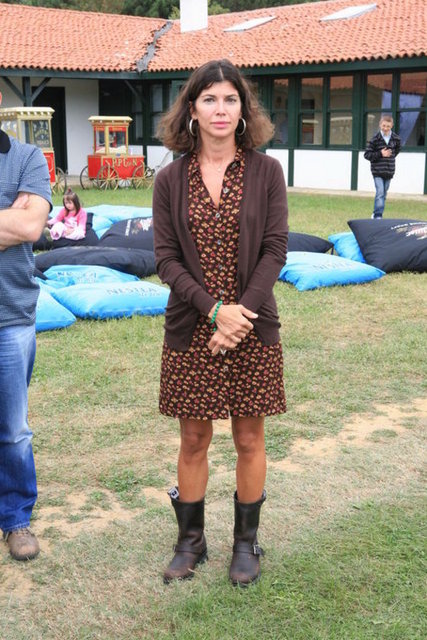 ZEYNEP ÜSTÜNEL