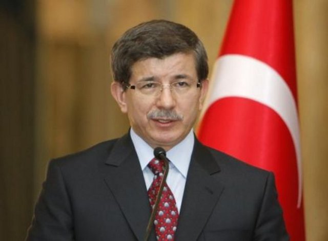 Dışişleri Bakanı Ahmet Davutoğlu 4 çocuk babasıdır. -