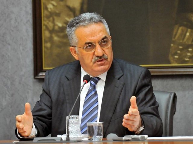 Gümrük ve Ticaret Bakanı Hayati Yazıcı 2 çocuk babasıdır. -