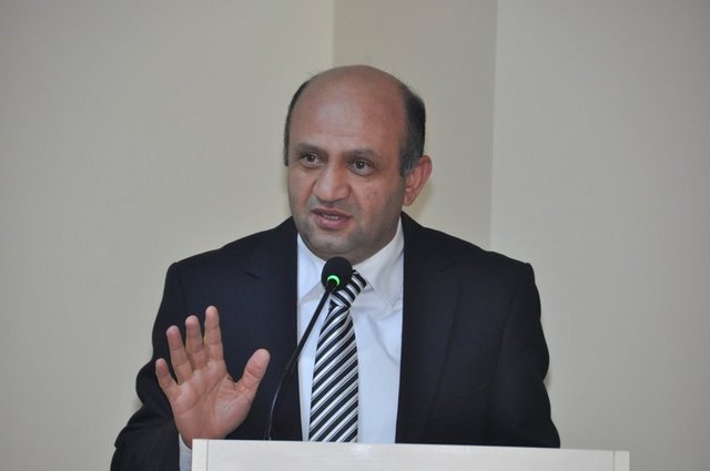 Bilim Sanayi ve Teknoloji Bakanı Fikri Işık 4 çocuk babasıdır. -