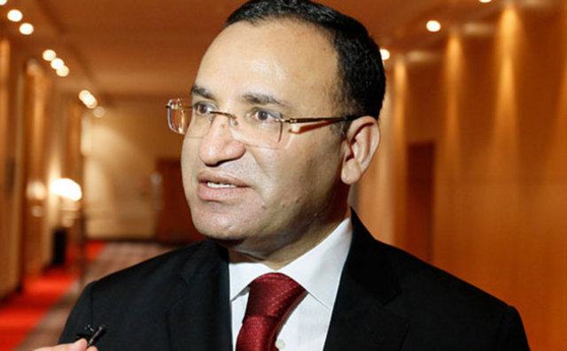 Adalet Bakanı Bekir Bozdağ 3 çocuk babasıdır.