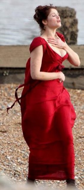 James Bond serisinin Quantum of Solace adlı filmiyle adını geniş kitlelere duyuran Gemma Arterton Byzantium filminin çekimlerinde.