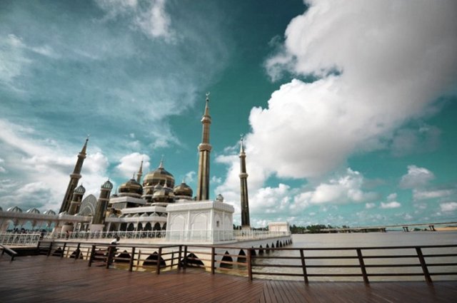 Kristal Camii-Kuala Terengganu, Malezya