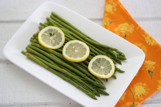 Kuşkonmaz:  - Bir diğer selülit düşmanı ise sofralarımızda diğer besinlere göre daha az yer bulan kuşkonmaz.