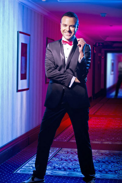 Önceki akşamlardan birinde şu sıralar magazin basınının tek kare alabilmek için uğraştığı gözde çift Ebru Şallı ve Sinan Akçıl'la beraberdim.