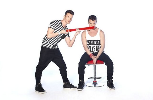 Gece boyu hep aynı şeyi düşünüyorum onlara bakıp bakıp; uzun süredir birbirine bu denli âşık bir çift görmemiştim, iyi geldi!