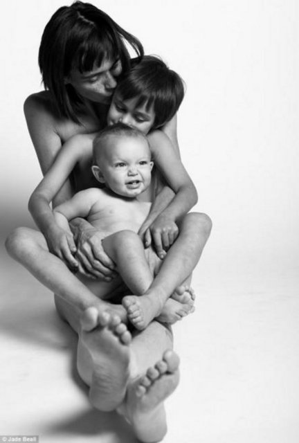 - Artık belki bikinili reklamlarda boy gösterecek kriterlere uymaz bedeniniz; ne kadar fotoşop yapılsa kar etmez ama bu yine de güzeldir…