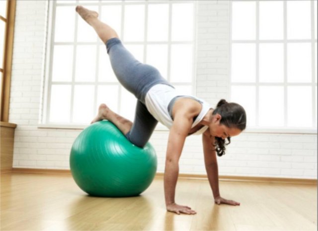 Yazın aksine kışın kapalı salonlar daha tercih ediliyor. Kapalı salonlarda ise pilates kadınların vazgeçilmez egzersizleri arasına giriyor.