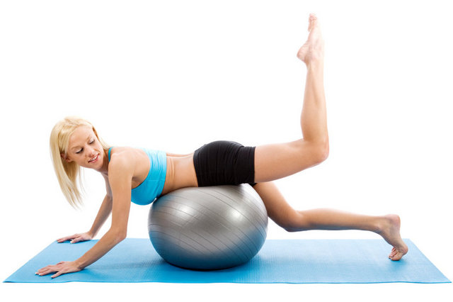 Pilates kasları esnetiyor ve stresi ortadan kaldırıyor. Yapılan araştırmalar sonucunda düzenli pilates yapanların bağışıklık sistemi kuvvetleniyor ve pilates yapmayanlara göre bu kişiler daha az hasta oluyor.