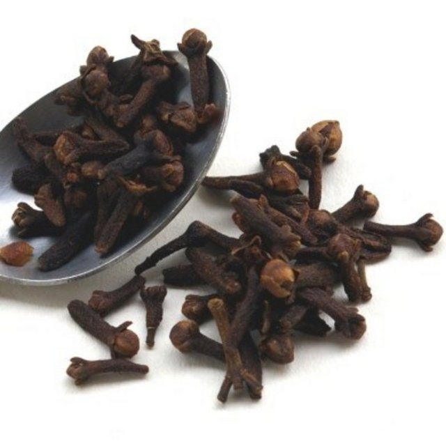 Ağrı kesici ve mikrop öldürücü özelliği nedeniyle özellikle diş hekimliğinde faydalıdır.