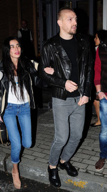 Akmerkez'de bebek odasından çıkarken görüntülendikten sonra bir daha hiçbir arada görüntülenmeyen ikili Etiler'deydi.