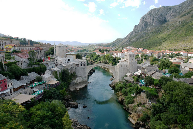İkinci sırada ise Mostar yer aldı. Burayı Yunanistan'ın Los Adası'nda bulunan Chora ve yine Fas'tan Merzouga izledi.