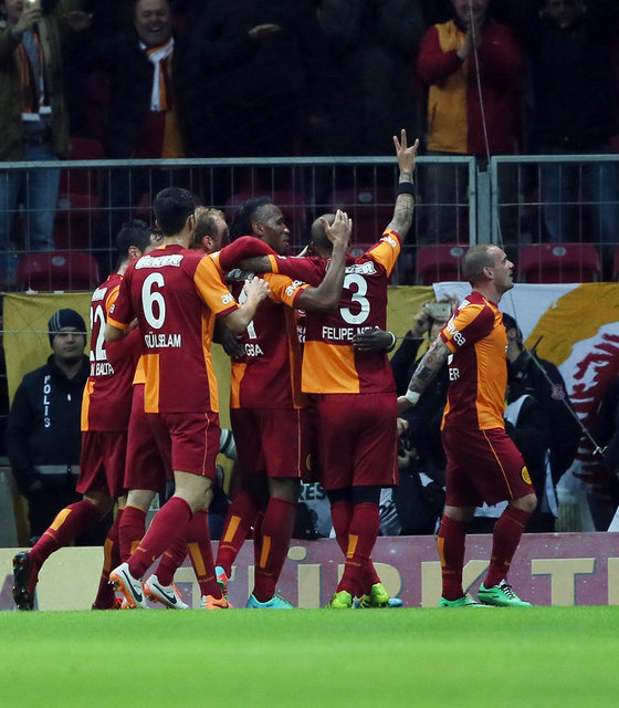 - Evet siz bizi 6-0 yendiniz hihi ha bide sizin uefa kupasinda yari final oynamişliginiz var