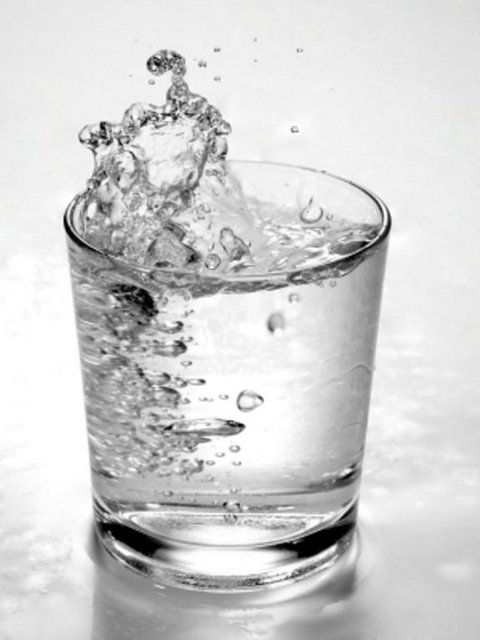 Maden suyu - Mide asidinin büyük bir bölümünü etkisiz hale getiriyor.