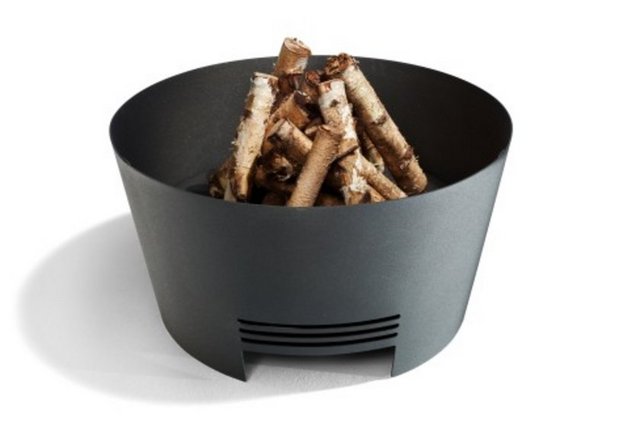 Bu soğuk kış günlerini, Dedon Studio Stromboli seyyar şömine ile ısıtabilirsiniz. Şık ve farklı tasarımlı bu parça, O Design mağazalarında sizleri bekliyor.