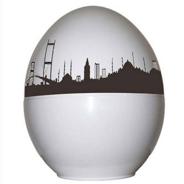 Ebru Ademoğlu tasarımı Dami damacana kılıfları, işte bu kötü görüntüyü son vermekle kalmıyor, çeşitli desenleriyle, mutfağınıza estetik katıyor.