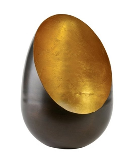 Boyner Evde imzalı, dorenin siyah ile  kombinlendiği metal vazo şık bir alternatif. Fiyatı ise, 39.50 TL.