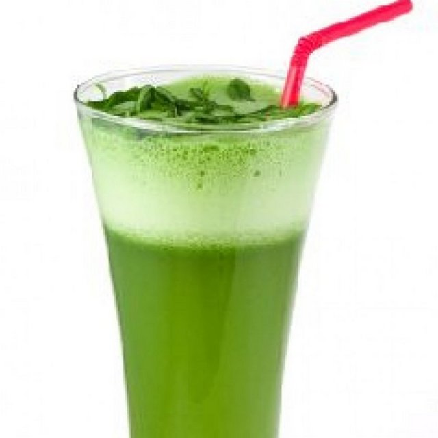 3 kereviz parçasını 1 elma ve 1 pancar ile karıştırın. Doğal tatlandırıcılar kullanmak metabolizmanızın hızlı ve düzenli bir şekilde çalışmasını sağlar ve ekstra kalori almaktan sizi korur. Bu içeceği etkilerini görene kadar için. -