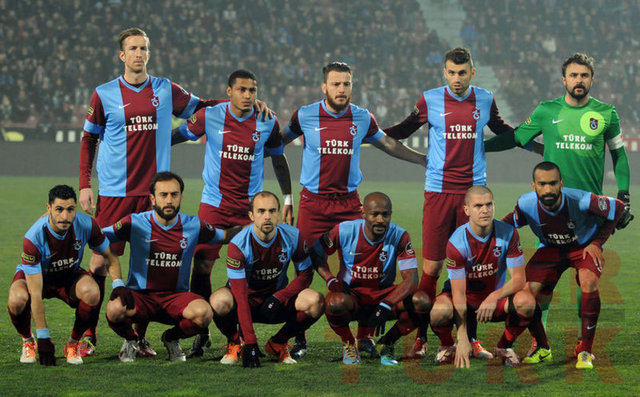 FORMA SPONSORU: Nike