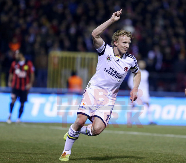 1-FENERBAHÇE (44 PUAN)  - GÖĞÜS REKLAMI: Türk Telekom