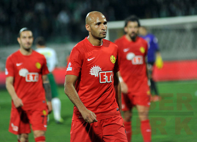 FORMA SPONSORU: Nike