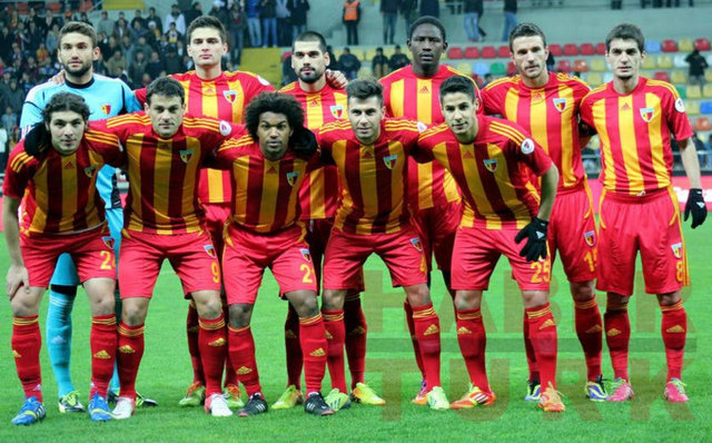 FORMA SPONSORU: Adidas