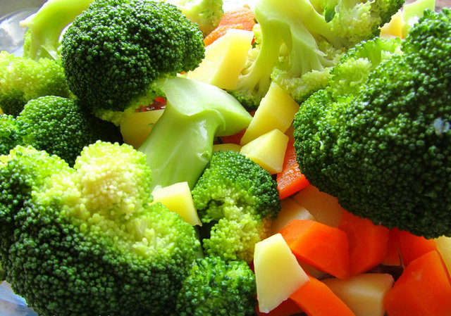 Brokoli - İşte bilim dünyasındaki herkesin üzerinde fikir birliği sağladığı bir besin; Kanser Savaşçısı Brokoli! içeriğindeki pek çok madde sayesinde brokoli tam bir şifa kaynağı.