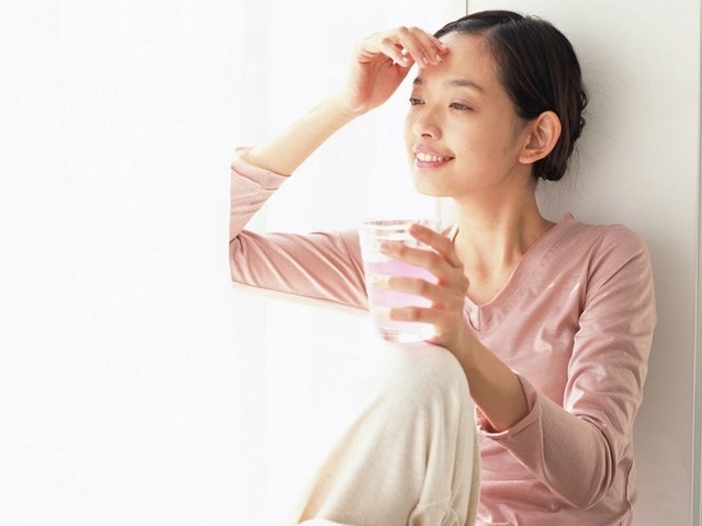 Vücudun yüzde 65′i, kanın yüzde 92'si, kemiklerin yüzde 22'si, beynin ve kasların yüzde 75′i sudan oluşuyor. Hücrelerin yaşamsal faaliyetleri, vücut fonksiyonlarının yerine getirilmesi vücudun su dengesinin korunmasıyla mümkün.