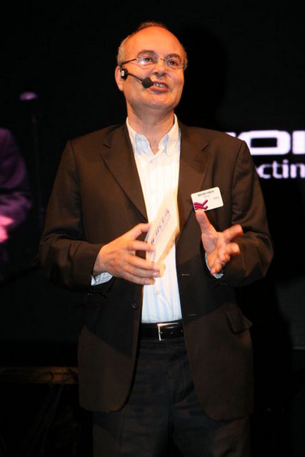 MÜYAP (Bağlantılı Hak Sahibi Fonogram Yapımcıları Meslek Birliği) Başkanı Bülent Forta da konuyla ilgili bir açıklama yaptı: "Youtube, Müzik sektörü açısından son derece önemli bir gelir kaynağı."