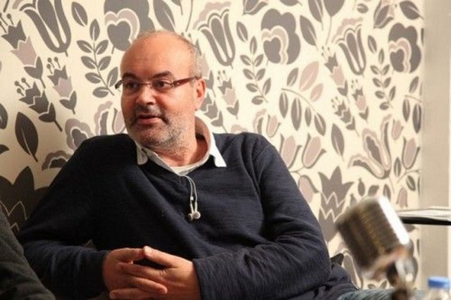 "Youtube'un Türkiye ofisini açılması, eser sahibi meslek birlikleriyle telif anlaşmasını yapması güzel bir gelişme. Bir an önce bu anlaşmalar hayata geçmeli, eser sahipleri, yorumcular ve yapımcılar haklarını elde etmelidir."