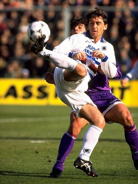 G.Saray Teknik Deröktörü Roberto Mancini, 1995 senesinde Sampdoria forması giyerken