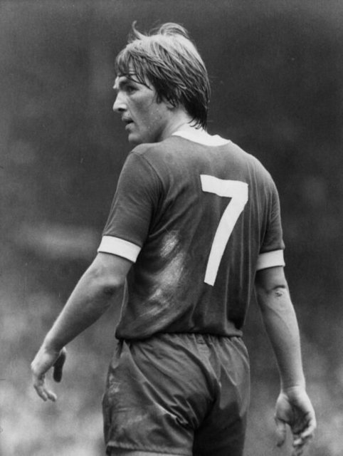 Liverpool'un efsanevi oyuncusu ve teknik direktörü Kenny Dalglish.