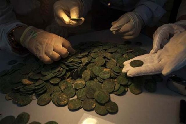 Navarro, sikkelerin maddi değerine ilişkin net bir rakam vermese de "milyonlarca euro eder" ifadesini kullandı. Navarro, "Size ekonomik bir değer veremiyorum, çünkü sahip oldukları değer tarihi ve bunu hesaplayamazsınız" dedi.