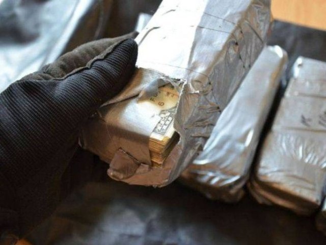 Adam asıl şoku paketleri açınca yaşadı...