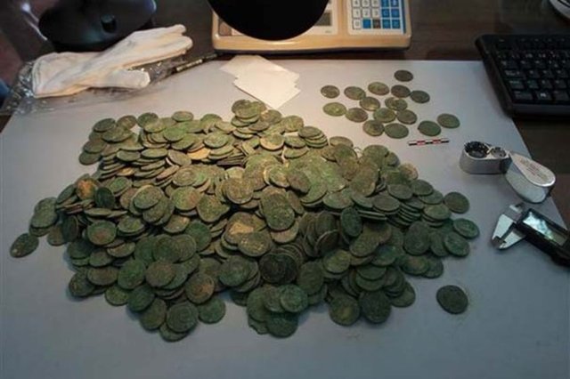 İngiliz Guardian gazetesinin haberine göre; sikkeleri inceleyen Sevilla arkeoloji Müzesi Müdürü Ana Navarro, düzenlediği basın toplantısında, "Benzersiz bir koleksiyon, Çok az örneği var" dedi.