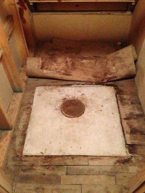 Büyükbabası ve ninesi ona Define Adası hikayesini okuduğundan beri Evilenglish'in gençlik hayali, başı boş takılmakmış.