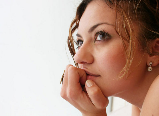 77) 'Ben pis bir kadınım' diye aklından geçirmek.