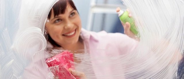 36) Umumi tuvaletlerde son sürat işemek; yüksek sesle, gönül rahatlığı ile gaz çıkarmak için tam iş esnasında sifonu çekmek ya da musluğu açmak.