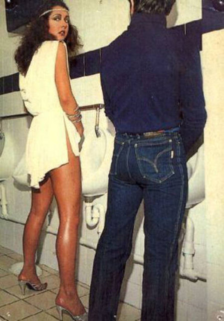 16) Kadınların da erkekler gibi çişlerini pisuarda yapmalarını sağlayacak huniye benzer aletin bir an önce Türkiye'ye gelmesini istemek.