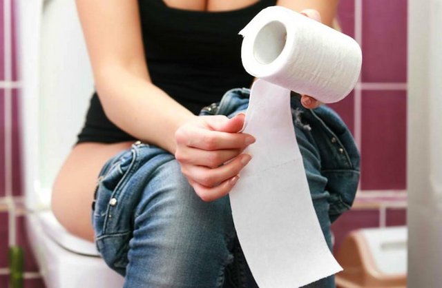 68) Yüzde uzun bir tüy fark edilirse parmak uçlarını cımbız gibi kullanılarak kılımsı tüyü yolmaya çalışmak.