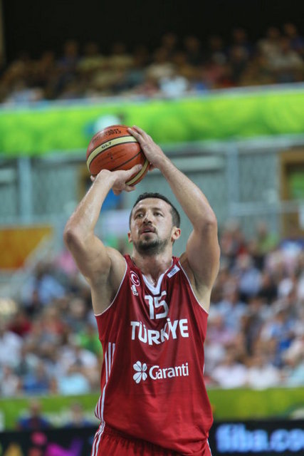 HİDAYET TÜRKOĞLU